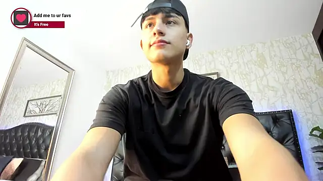 Snapshot of Lander_Cruz chatting on April 2026 08:53:02 PM Lander Cruz online show from April 2026 08:53:02 PM