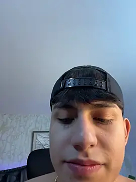 Snapshot of Lander_Cruz chatting on April 2026 09:39:33 PM Lander Cruz online show from April 2026 09:39:33 PM