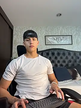 Snapshot of Lander_Cruz chatting on May 2026 03:06:01 PM Lander Cruz online show from May 2026 03:06:01 PM