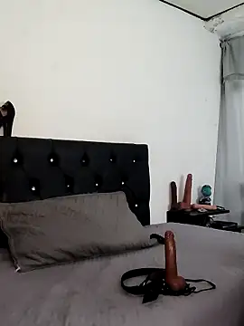 Snapshot of nyloncouple777 chatting on January 2026 10:19:02 PM nyloncouple777 online show from January 2026 10:19:02 PM