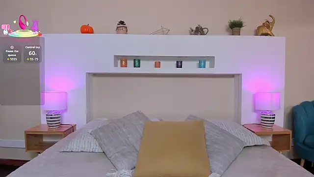 Snapshot of AnikaRomanoff_ chatting on December 2025 11:40:02 AM AnikaRomanoff online show from December 2025 11:40:02 AM