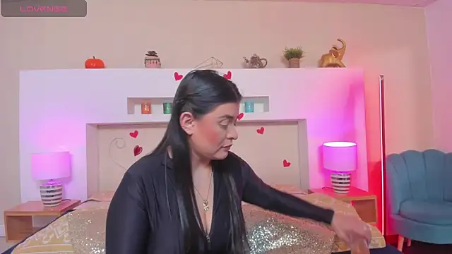 Snapshot of AnikaRomanoff_ chatting on March 2026 11:35:01 AM AnikaRomanoff online show from March 2026 11:35:01 AM