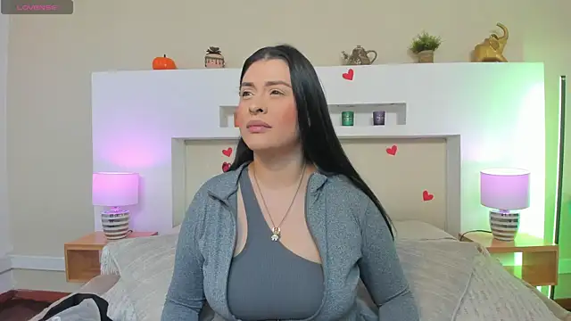 Snapshot of AnikaRomanoff_ chatting on May 2026 11:38:01 AM AnikaRomanoff online show from May 2026 11:38:01 AM