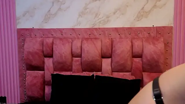 Snapshot of ValeryMorales chatting on February 2026 07:51:01 AM ValeryMorales online show from February 2026 07:51:01 AM