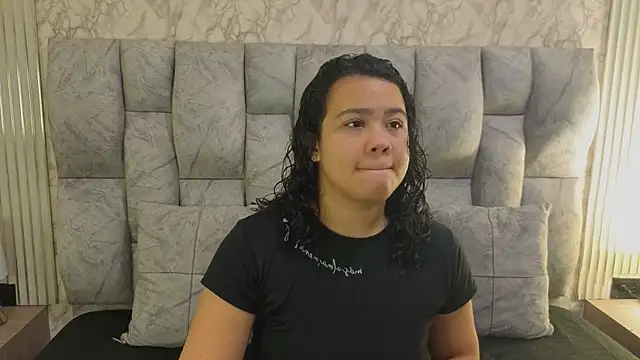 ValeryMorales online show from May 2026 11:38:01 AM