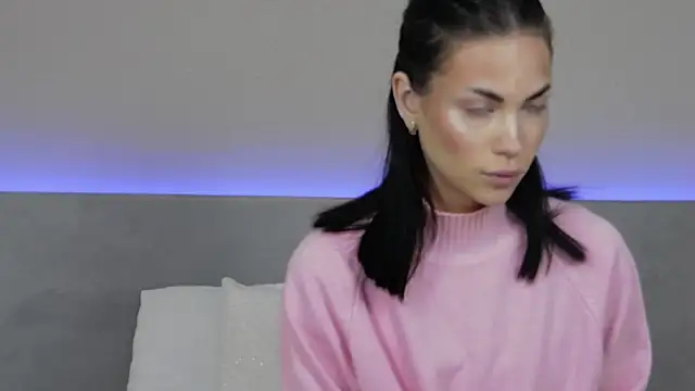 Snapshot of RachaelMils chatting on December 2025 03:46:02 AM RachaelMils online show from December 2025 03:46:02 AM