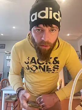 Snapshot of Bigdaad92 chatting on March 2026 07:57:02 AM Bigdaad92 online show from March 2026 07:57:02 AM