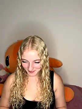 Snapshot of Sophie_cute06 chatting on December 2025 07:08:02 PM Sophie cute06 online show from December 2025 07:08:02 PM