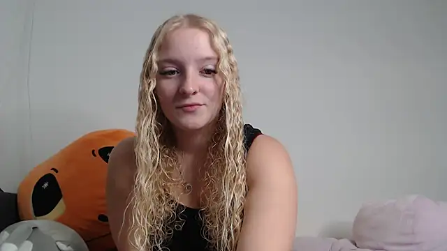 Snapshot of Sophie_cute06 chatting on December 2025 08:12:02 AM Sophie cute06 online show from December 2025 08:12:02 AM