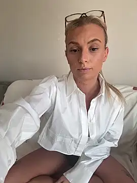 Blonde BambiXX online show from March 2026 11:04:02 AM