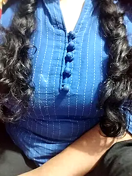 hottyrose69 online show from February 2026 04:11:02 PM