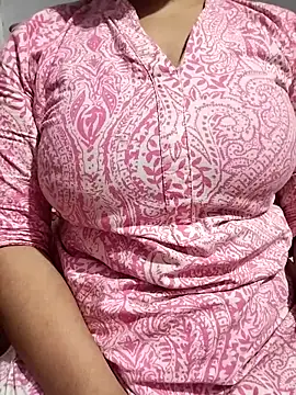 hottyrose69 online show from February 2026 03:18:02 PM