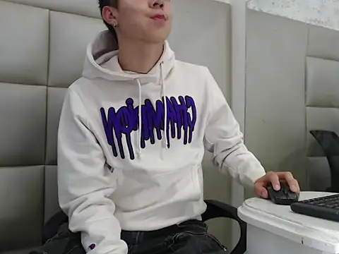 JuanGomm online show from December 2025 04:08:01 AM