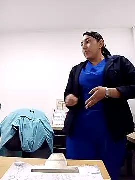 Snapshot of Valeria_montana_ chatting on January 2026 02:41:01 PM Valeria montana online show from January 2026 02:41:01 PM