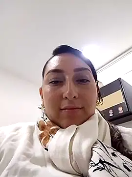 Snapshot of Valeria_montana_ chatting on February 2026 02:00:02 PM Valeria montana online show from February 2026 02:00:02 PM