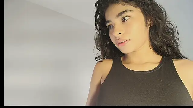 Snapshot of phia_carter chatting on December 2025 04:14:01 PM phia carter online show from December 2025 04:14:01 PM