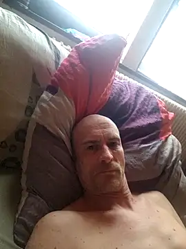 MR P Solo Bassbitch online show from April 2026 02:45:01 PM