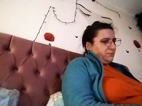 Dana92va online show from February 2026 06:15:02 PM