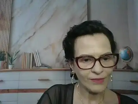 Snapshot of Luna-Hot0802 chatting on December 2025 05:52:02 PM Luna-Hot0802 online show from December 2025 05:52:02 PM