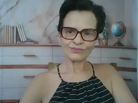 Snapshot of Luna-Hot0802 chatting on February 2026 01:48:01 PM Luna-Hot0802 online show from February 2026 01:48:01 PM