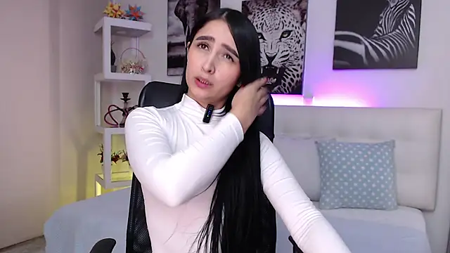 Snapshot of mialiore chatting on December 2025 12:45:02 PM mialiore online show from December 2025 12:45:02 PM