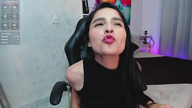 Snapshot of mialiore chatting on February 2026 12:34:02 PM mialiore online show from February 2026 12:34:02 PM