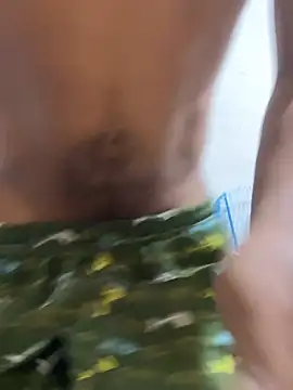 Snapshot of maxI_dick33 chatting on February 2026 10:43:02 PM maxI dick33 online show from February 2026 10:43:02 PM