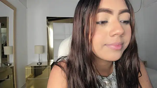 Snapshot of Zoei_Moon chatting on January 2026 07:11:01 PM Zoei Moon online show from January 2026 07:11:01 PM