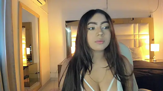 Snapshot of Zoei_Moon chatting on February 2026 06:26:01 PM Zoei Moon online show from February 2026 06:26:01 PM