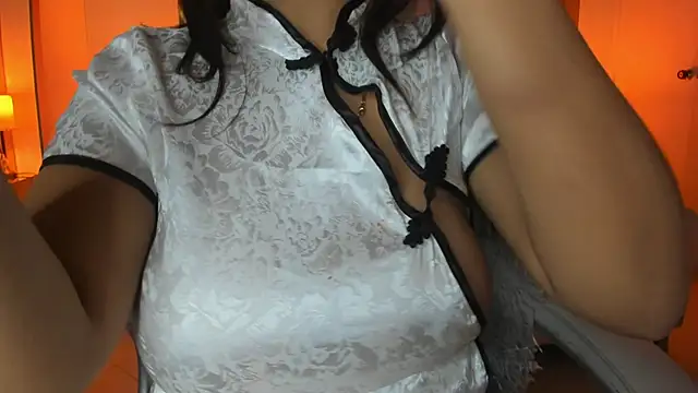 Zoei Moon online show from April 2026 07:01:01 PM