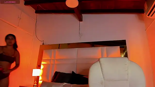 Zoei Moon online show from July 2026 07:08:02 PM