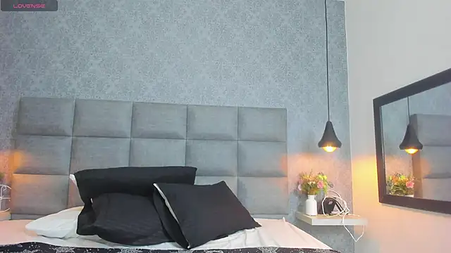 Snapshot of emilyy_r chatting on January 2026 07:08:01 PM emilyy r online show from January 2026 07:08:01 PM