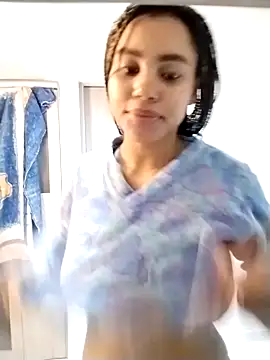 Snapshot of tamara_walter chatting on February 2026 02:27:02 AM tamara walter online show from February 2026 02:27:02 AM