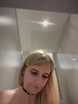 Snapshot of Betsy chatting on December 2024 03:26:01 PM Betsy online show from December 2024 03:26:01 PM