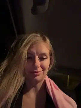 Snapshot of Betsy chatting on January 2026 04:44:01 PM Betsy online show from January 2026 04:44:01 PM