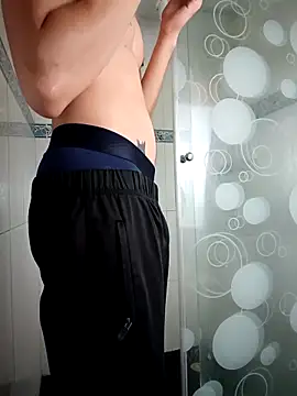 nicolatinboy online show from April 2026 03:20:01 PM