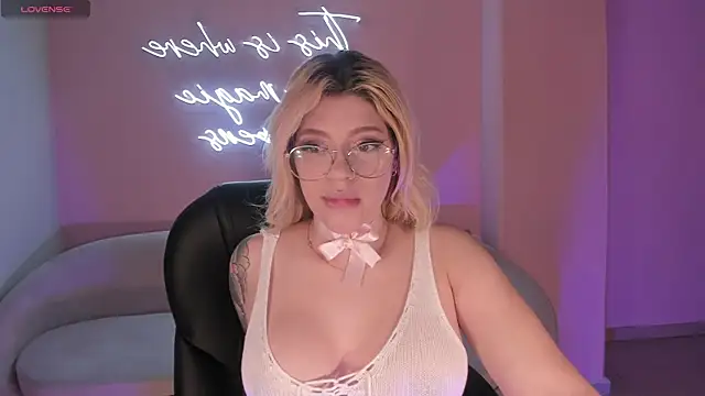 MadisonKane online show from July 2026 11:24:02 AM