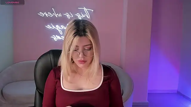 MadisonKane online show from July 2026 11:15:01 AM