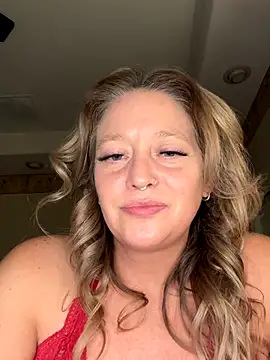 Snapshot of MissyLovelace chatting on December 2025 02:02:02 PM MissyLovelace online show from December 2025 02:02:02 PM