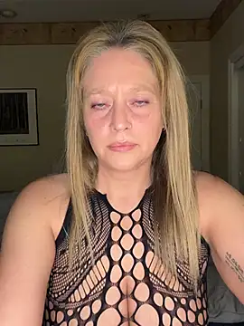 Snapshot of MissyLovelace chatting on May 2026 11:06:01 AM MissyLovelace online show from May 2026 11:06:01 AM