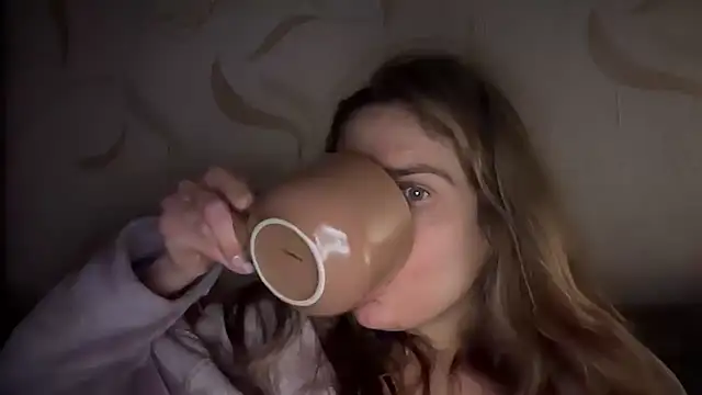 Snapshot of MALVINA0077 chatting on January 2026 10:13:02 PM MALVINA0077 online show from January 2026 10:13:02 PM