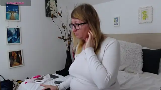 Snapshot of OlgaPavlova chatting on January 2026 11:15:01 AM OlgaPavlova online show from January 2026 11:15:01 AM