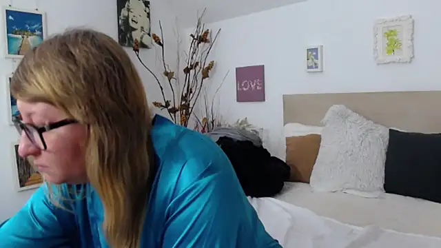 Snapshot of OlgaPavlova chatting on February 2026 02:09:02 PM OlgaPavlova online show from February 2026 02:09:02 PM