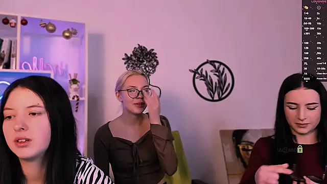 Snapshot of diara_ti chatting on January 2026 06:37:02 AM diara ti online show from January 2026 06:37:02 AM