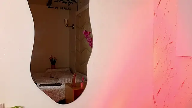 Snapshot of AfroditaWild chatting on February 2026 04:44:01 AM AfroditaWild online show from February 2026 04:44:01 AM