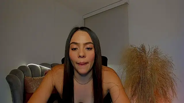 Kamilamonroe online show from December 2025 03:48:01 AM