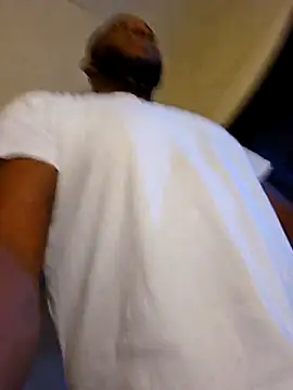 Snapshot of iLOVETRAY96 chatting on February 2026 01:42:01 PM iLOVETRAY96 online show from February 2026 01:42:01 PM