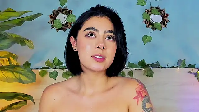 TaniaRedd  online show from May 2026 05:29:01 PM