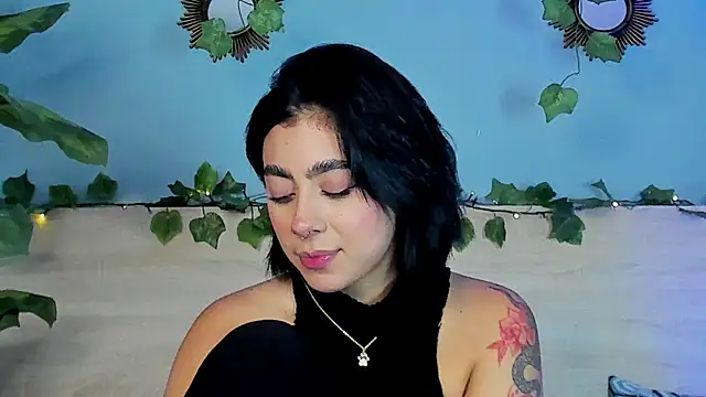 TaniaRedd  online show from May 2026 06:38:01 PM