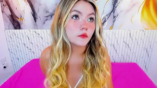 Snapshot of VioletaSweett1 chatting on January 2026 06:00:02 PM VioletaSweett1 online show from January 2026 06:00:02 PM